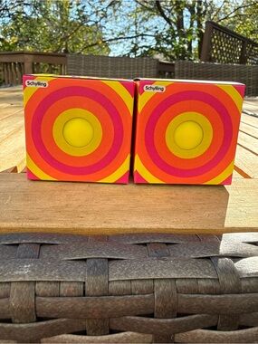 Needoh Color Change Balls - Yellow lot of 2